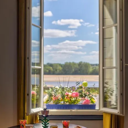 Casa Mila & - Raffinee Vue Loire, & Piscine Guest house *